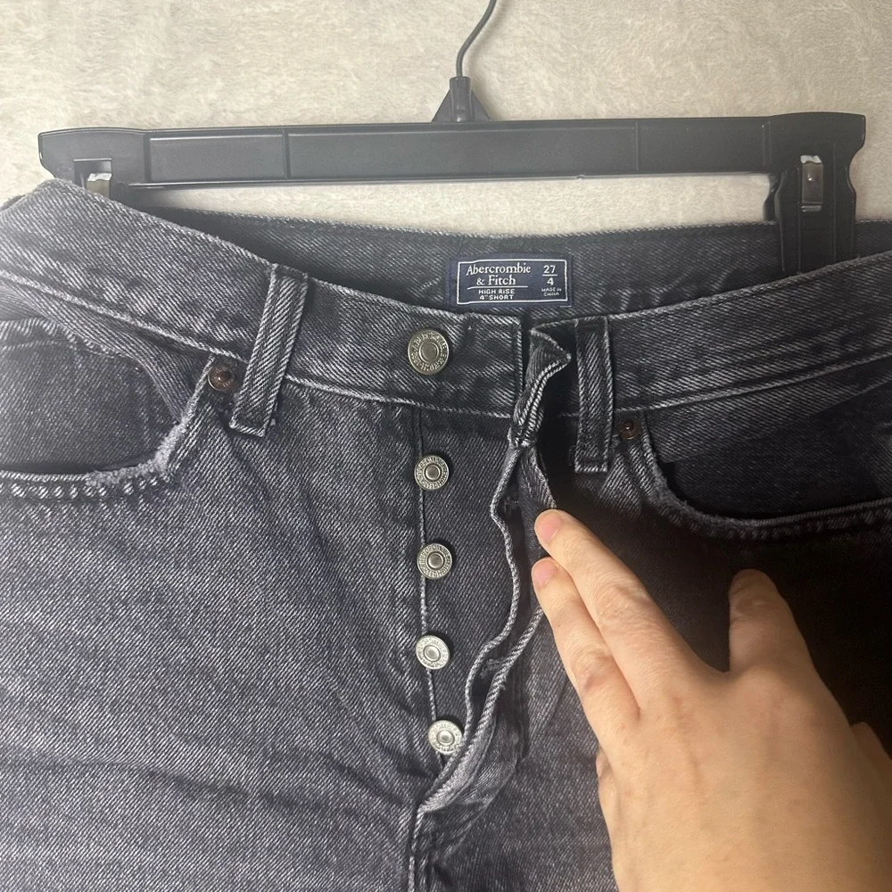 Abercrombie high rise 4” short - Picture 4 of 6